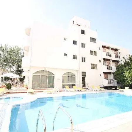 Hotel Captain's 2*