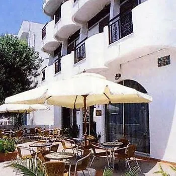 Captain's Hotel